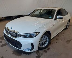 BMW BMW 320d M Sport *el.AHK+Glasdach+Head-Up+Live Coc Gebrauchtwagen