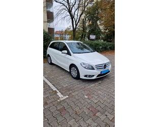 Mercedes-Benz Mercedes-Benz B 180CDI-Diesel 2014,Unfallfrei MwSt Gebrauchtwagen