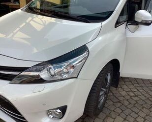 Toyota Toyota Verso 2.2l D-CAT Executive 5-Sitzer Executi Gebrauchtwagen