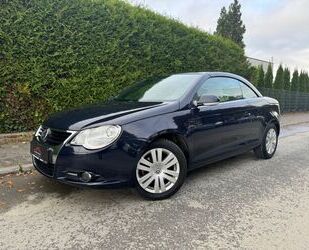 VW Volkswagen Eos 2.0 / Cabrio./ Klimaa ./ Pano Gebrauchtwagen