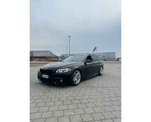 BMW BMW 530d Touring F11 KW V3 LED M-Paket Panorama Gebrauchtwagen