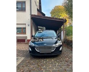 Ford Ford Focus 1,0 EcoBoost 92kW Cool & Connect LED B& Gebrauchtwagen