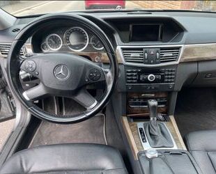 Mercedes-Benz Mercedes-Benz E 250 T - Leder - 8 Fach Bereift - A Gebrauchtwagen