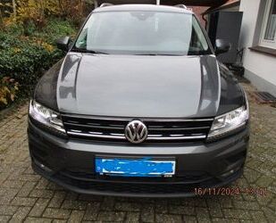 VW Volkswagen Tiguan 2,0 TSI mit AHK 2500 KG, STH,CD Gebrauchtwagen