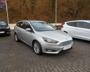 Ford Ford Focus Titanium Turnier (Kombi) Gebrauchtwagen