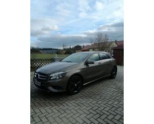 Mercedes-Benz Mercedes-Benz A 200 Urban *AHK*SHZ*8x Reifen Gebrauchtwagen