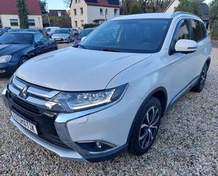 Mitsubishi Mitsubishi Outlander Plus 4WD, Navi, Kamera, AHK, Gebrauchtwagen