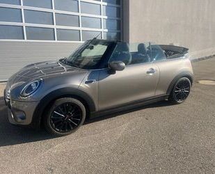 Mini MINI COOPER CABRIO 1.5 STEPT+NAV+APPLE+SPORTSITZE+ Gebrauchtwagen