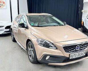 Volvo Volvo V40 Cross Country Summum AUTOMATIK/LEDER/NAV Gebrauchtwagen