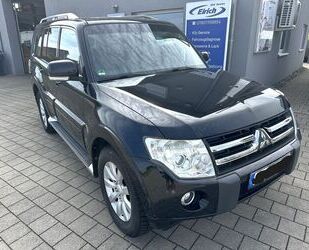 Mitsubishi Mitsubishi Pajero 3,2 DI-D 4WD Instyle Automatik 7 Gebrauchtwagen