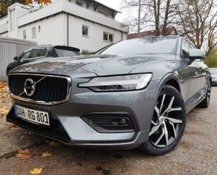 Volvo Volvo V60 D4 Geartronic Momentum Pro LEDER PANO Gebrauchtwagen