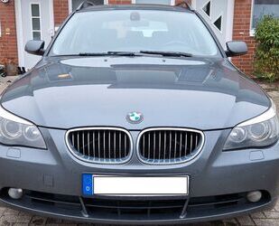 BMW BMW 530d, Touring, grau Gebrauchtwagen