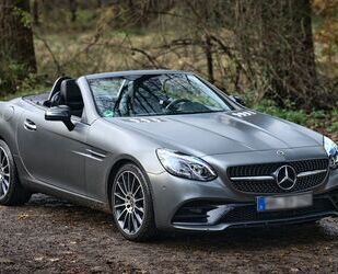 Mercedes-Benz Mercedes-Benz SLC 300 Matt Grau AMG Night Paket Le Gebrauchtwagen