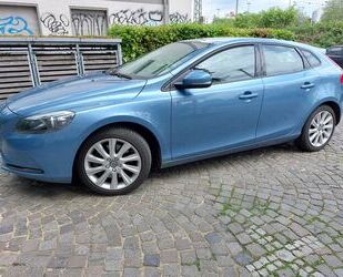 Volvo Volvo gut gepflegter V40 D3 Geartronic Mome Gebrauchtwagen