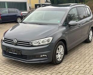 VW Volkswagen Touran 2.0 TDI Aut*Navi*PDC*Kam*Xen*Gra Gebrauchtwagen