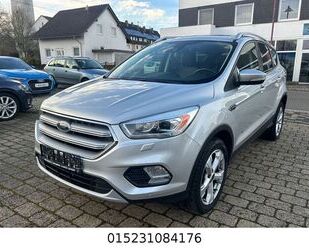 Ford Ford Kuga Titanium 4x4 Automatik+Panorama+Bi-Xenon Gebrauchtwagen