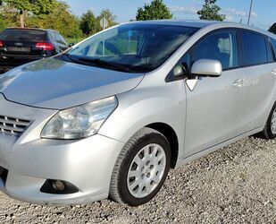 Toyota Toyota Verso Life 2.0 D EURO-5* 7.Sitzer* TÜV 11.2 Gebrauchtwagen