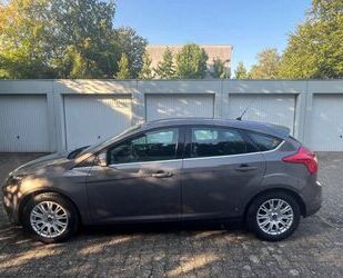 Ford Ford Focus 1,6 Ti-VCT 92kW Titanium *gut geflegt* Gebrauchtwagen