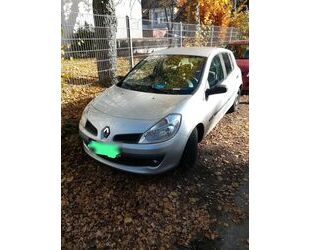 Renault Renault Clio Expression 1.2 16V 55kW Expression Gebrauchtwagen