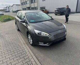 Ford Ford Focus Turnier Titanium Gebrauchtwagen