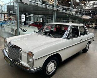 Mercedes-Benz Mercedes-Benz 230/6 seltener 6 Zylinder-top Zustan Gebrauchtwagen