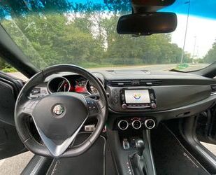 Alfa Romeo Alfa Romeo Giulietta QV 2015 Automatik, sportl Gebrauchtwagen