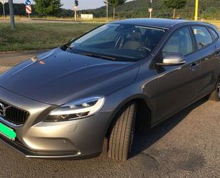 Volvo Volvo V40 D2 Momentum Voll-LED Winter- u. Sommerrä Gebrauchtwagen