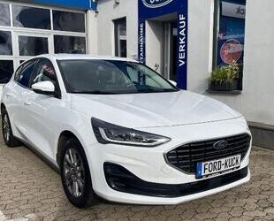 Ford Ford Focus EcoBoost Mild-Hybrid Titanium 125 PS Ja Gebrauchtwagen