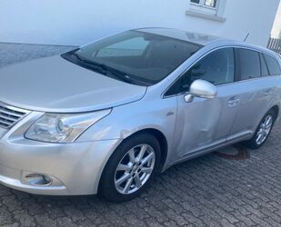 Toyota Toyota Avensis Kombi SolD-4D Aut.Klima/PDC/Alu Gebrauchtwagen