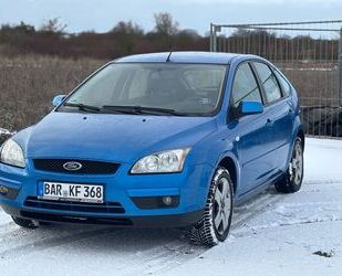 Ford Ford Focus 1,6L Sehr Gepflegt _ Wenig KM Gebrauchtwagen