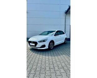 Hyundai Hyundai i30 T-GDI YES!+140-PS+NAVI+KAMERA+LHZ+SHZ+ Gebrauchtwagen