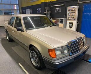 Mercedes-Benz Mercedes-Benz 300 E W124 Limousine Automatik *KLIM Gebrauchtwagen