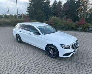 Mercedes-Benz Mercedes-Benz E 220 d 360 standh volldispl toterwi Gebrauchtwagen