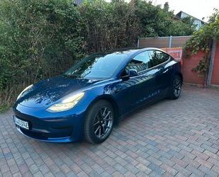 Tesla Tesla Model 3 RWD AHK LFP 60 kWh 8-fach Gebrauchtwagen