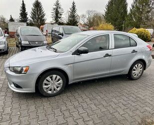 Mitsubishi Mitsubishi Lancer 1.6 MPI Sportback *Klima*1.Hand* Gebrauchtwagen