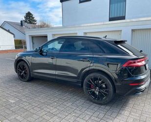 Audi Audi Q8 55 TFSI e quattro tiptronic competit. pl . Gebrauchtwagen