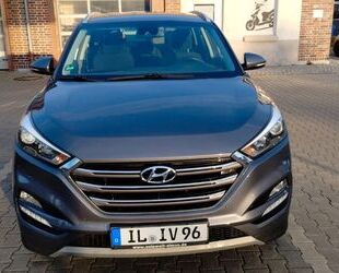 Hyundai Hyundai TUCSON 1.7 CRDi Style AHK 1.Hand Checkheft Gebrauchtwagen