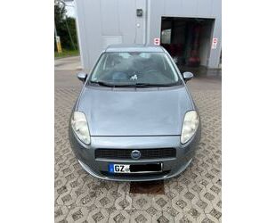 Fiat Fiat Grande Punto 1.4 16V / 6 Gang / AHK Gebrauchtwagen