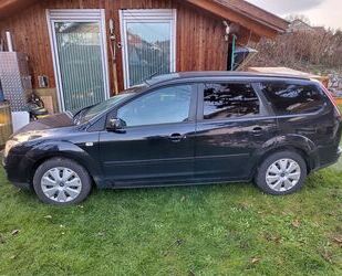 Ford Ford Focus mk II Kombilimousine 1,6 l Benzin Gebrauchtwagen