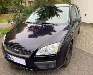 Ford Ford Focus 1,4 Ambiente-zuverlässiger Kombi Gebrauchtwagen