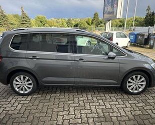 VW Volkswagen Touran Highline*DSG*PANO*7 SITZER*NAVI* Gebrauchtwagen