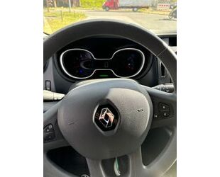 Renault Renault TraficIII 2.0 TDI Automatik 9 Sitze 145PS Gebrauchtwagen