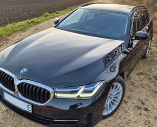 BMW BMW 530e Touring Aut./HUD/Pano/H+K/AHK Gebrauchtwagen