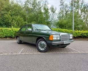 Mercedes-Benz Mercedes-Benz 230 E W123 -Tempomat-SSD-E. Fensterh Gebrauchtwagen