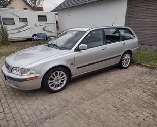 Volvo Volvo V40 1.9D DPF grüne Plak. TÜV Youngtimer Gebrauchtwagen