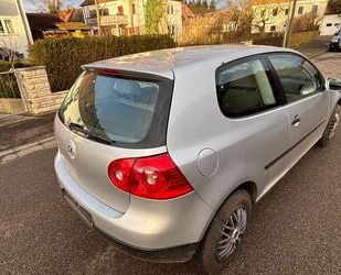 VW Volkswagen Golf 5 mit dem 1.4 Benziner und Tüv 10 Gebrauchtwagen