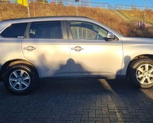 Mitsubishi Mitsubishi Outlander /voll Scheckheft/ACC/7 Si / K Gebrauchtwagen