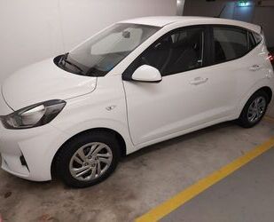 Hyundai Hyundai i10 1.0 Automatik wie neu / Rentnerfahrzeu Gebrauchtwagen