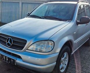 Mercedes-Benz Mercedes-Benz ML 320 Navi-Leder-Scheckheft-Tüv Neu Gebrauchtwagen