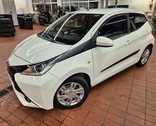 Toyota Toyota Aygo (X) 1,0-l-VVT-i x-play Edition-S x-shi Gebrauchtwagen